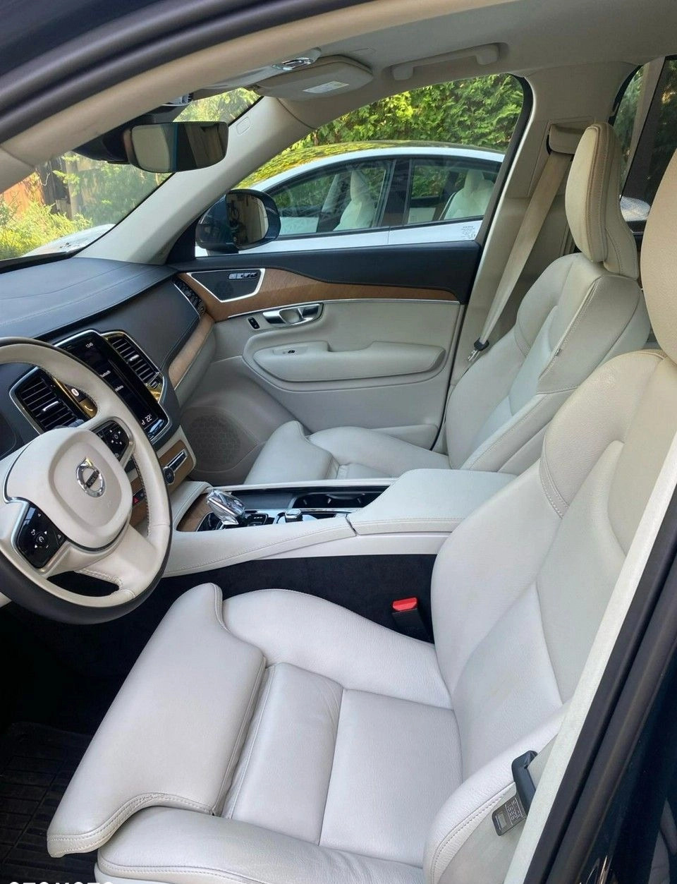 Volvo XC 90 cena 245000 przebieg: 34750, rok produkcji 2022 z Boguchwała małe 154
